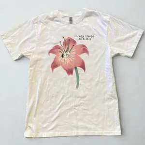 Pink Lily Flower Baby Tee – Y2K Aesthetic Graphic Tee