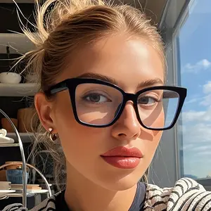 1 piece of women's fashion cat's eye frame glasses - light and transparent lenses & black frame, full frame design, daily, office, party accessories, simple style, comfortable wear, trendy style, a must for fashionable women
