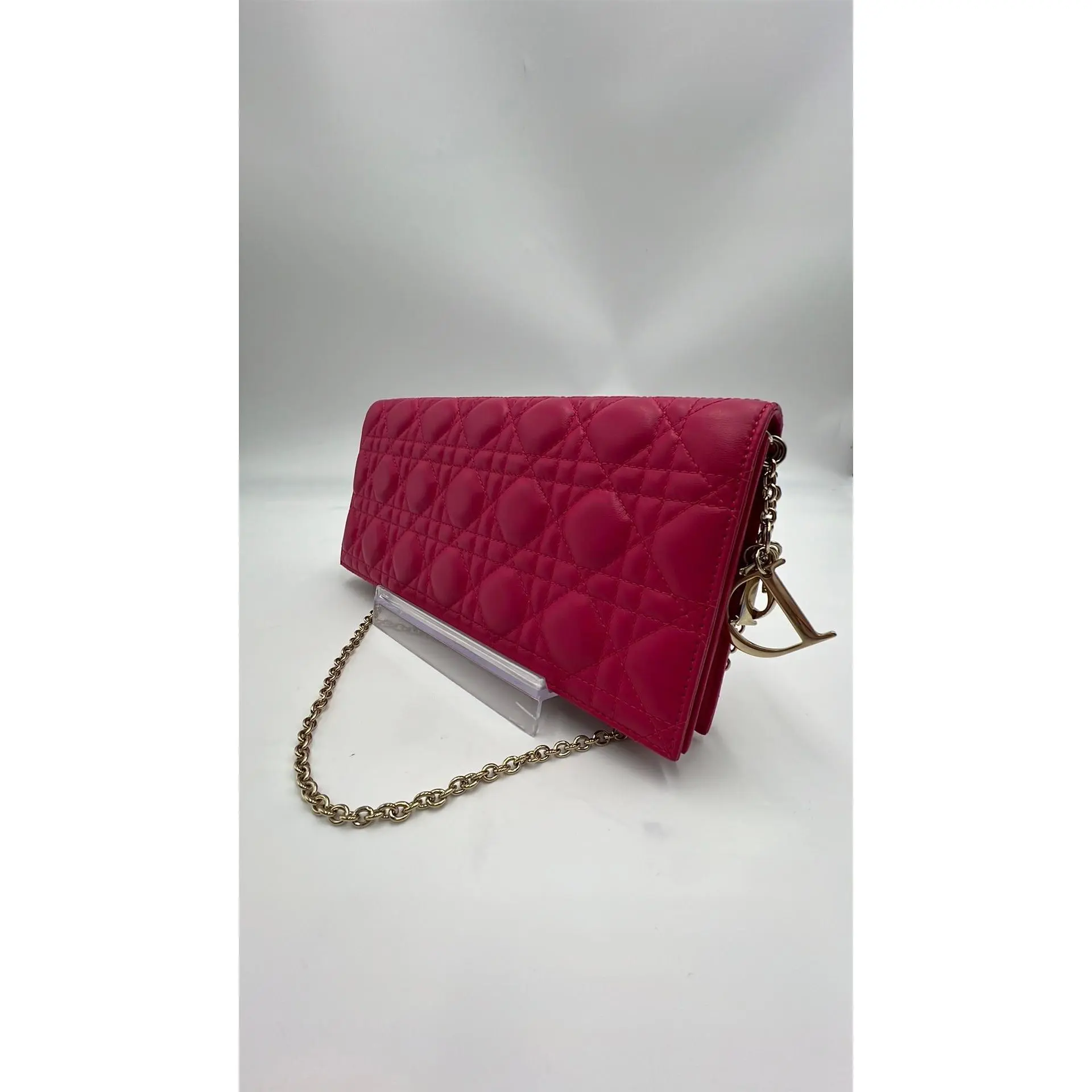 Pre-owned Leather Luxury Bags & Accessories Christian Dior Lady Dior Pochette WOC, Fushia Date Code: 11MA0193 Entrupy ID: GQDVYXH