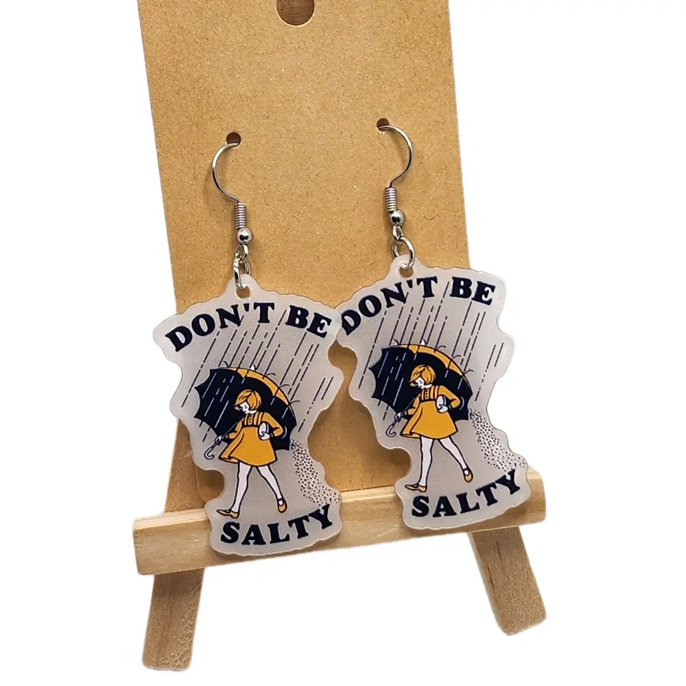 Humorous "Don't Be Salty" Statement Hook Earrings, Fashionable Costume Jewelry Accessory for 2 Versatile Outfits, Smile
