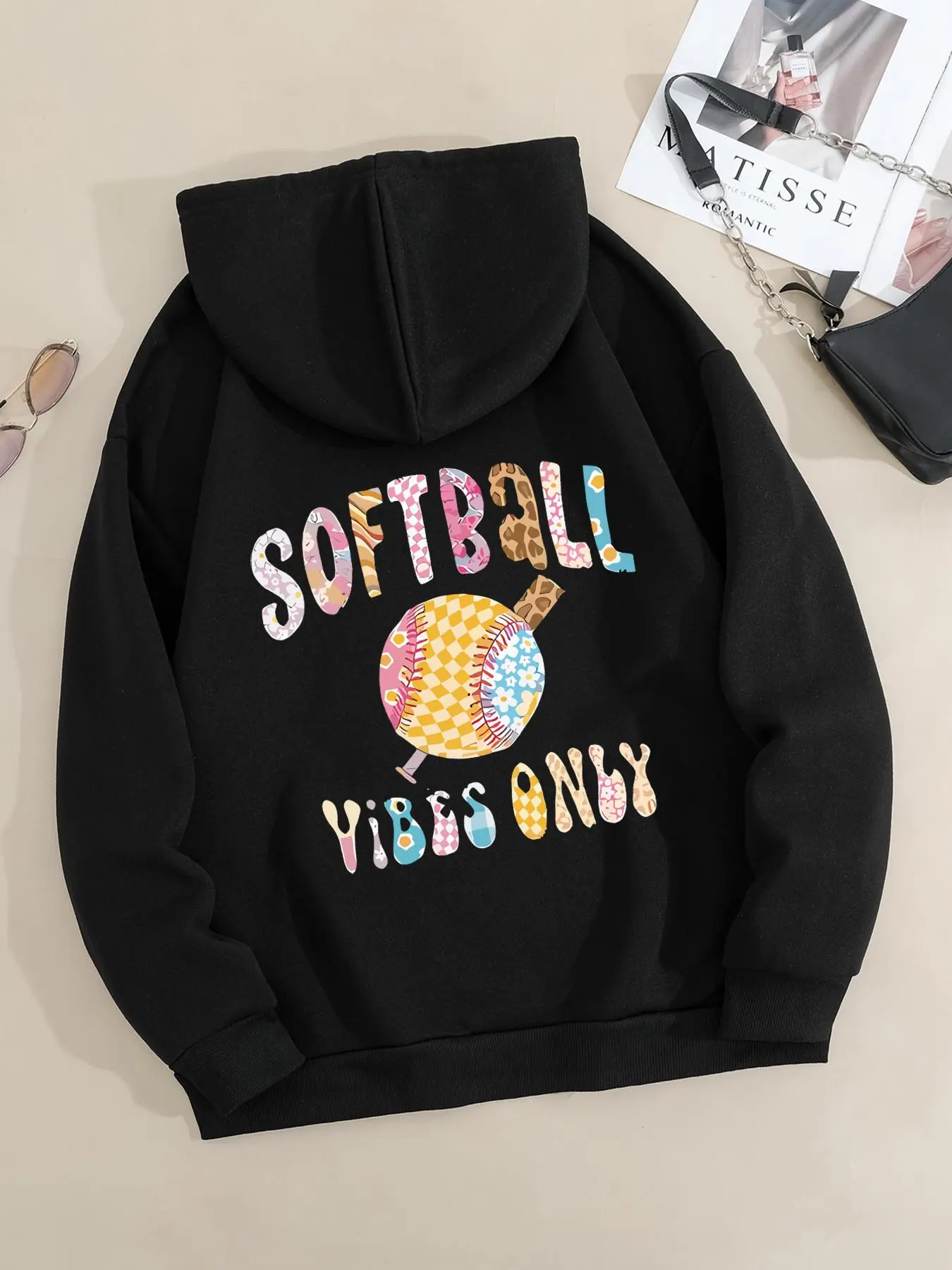 Women's Letter & Softball Print Pocket Hoodie, Letter Pattern Hoodies, Casual Long Sleeve Hooded Sweatshirt for Fall & Winter, Women's Clothes for Daily Wear