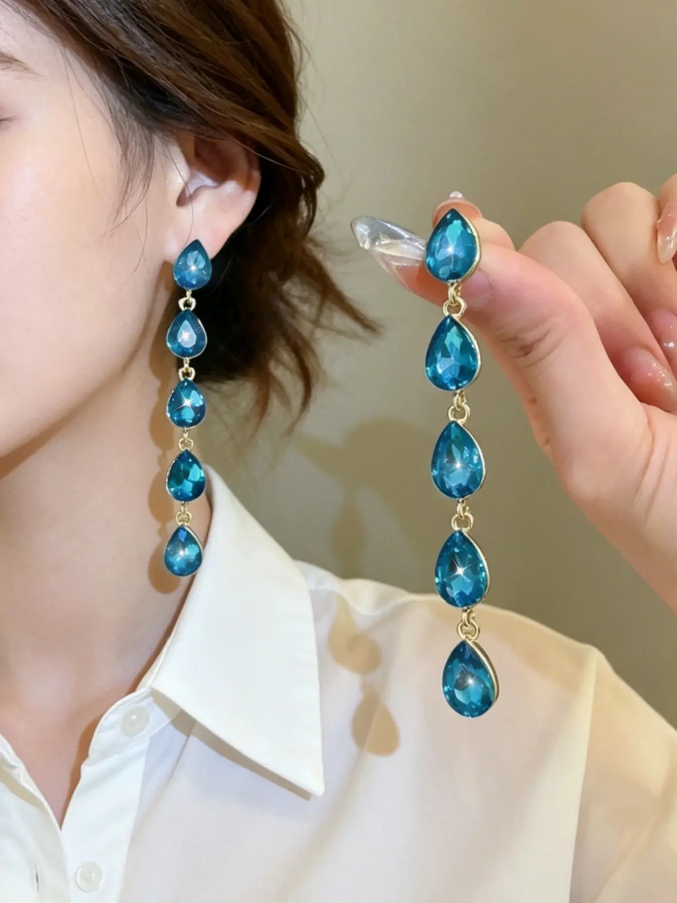1 pair of gorgeous sparkling blue five drop long hanging earrings, Dangle earrings, Fashionable Earrings, ladies' exaggerated style long earrings, suitable for wearing at cocktail parties