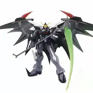 An action character enthusiast who assembles robot models in 1/144 scale and collects toys and gifts