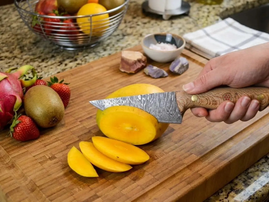 Chef's Choice High Carbon Damascus Knife with Wooden Handle for Precision Cutting of Fruits and Vegetables