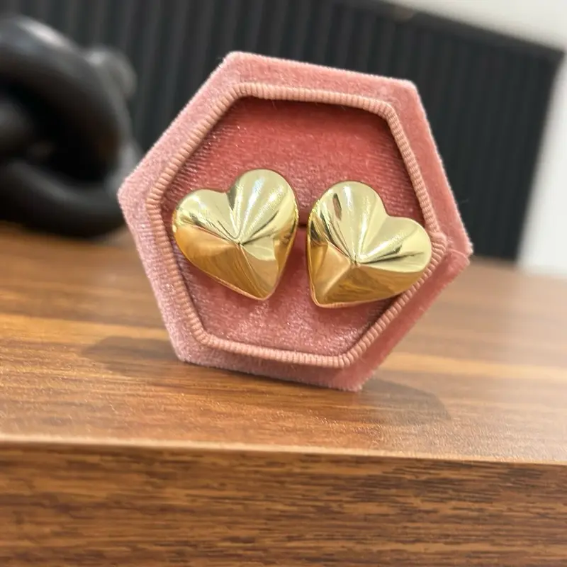 Aretes Corazón Puffy Dorados Gold Filled 14k Hipoalergénicos Elegantes y Duraderos