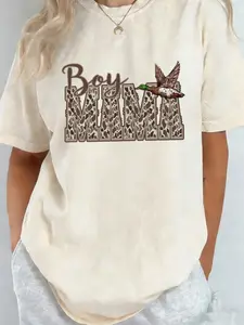 Camouflage Mom T-Shirt, Duck Hunting Shirt, Loose-Fitting Short Sleeve Top, Casual Style, Hearts Pattern, Women's Fashion