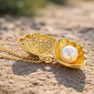 The Fortune Family Seashell Beach Charm Pearl Waterproof Chunky Gold-Plated Pendant Necklace Diamond Pendant Bohemian Clamshell Ocean Conch Bohemian Accessories Crystal Heart