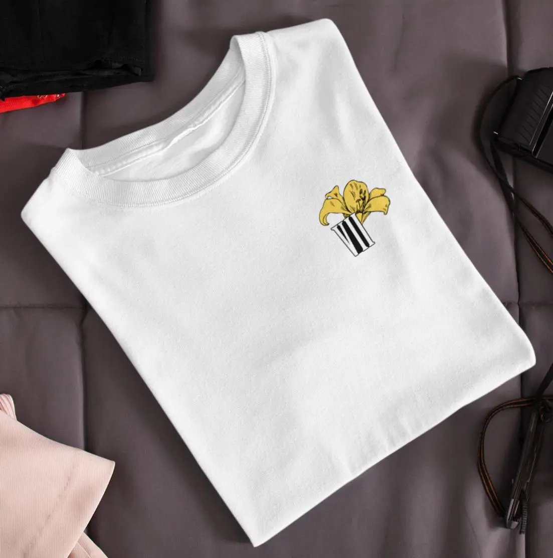 Aerith's Flower - Minimal Final Fantasy 7 Shirt with Yellow Lily Pastel Colors Cotton Fabric Unisex Oversized Top Seamless Tshirt Soft Casual Crewneck Short Sleeve Tropical White