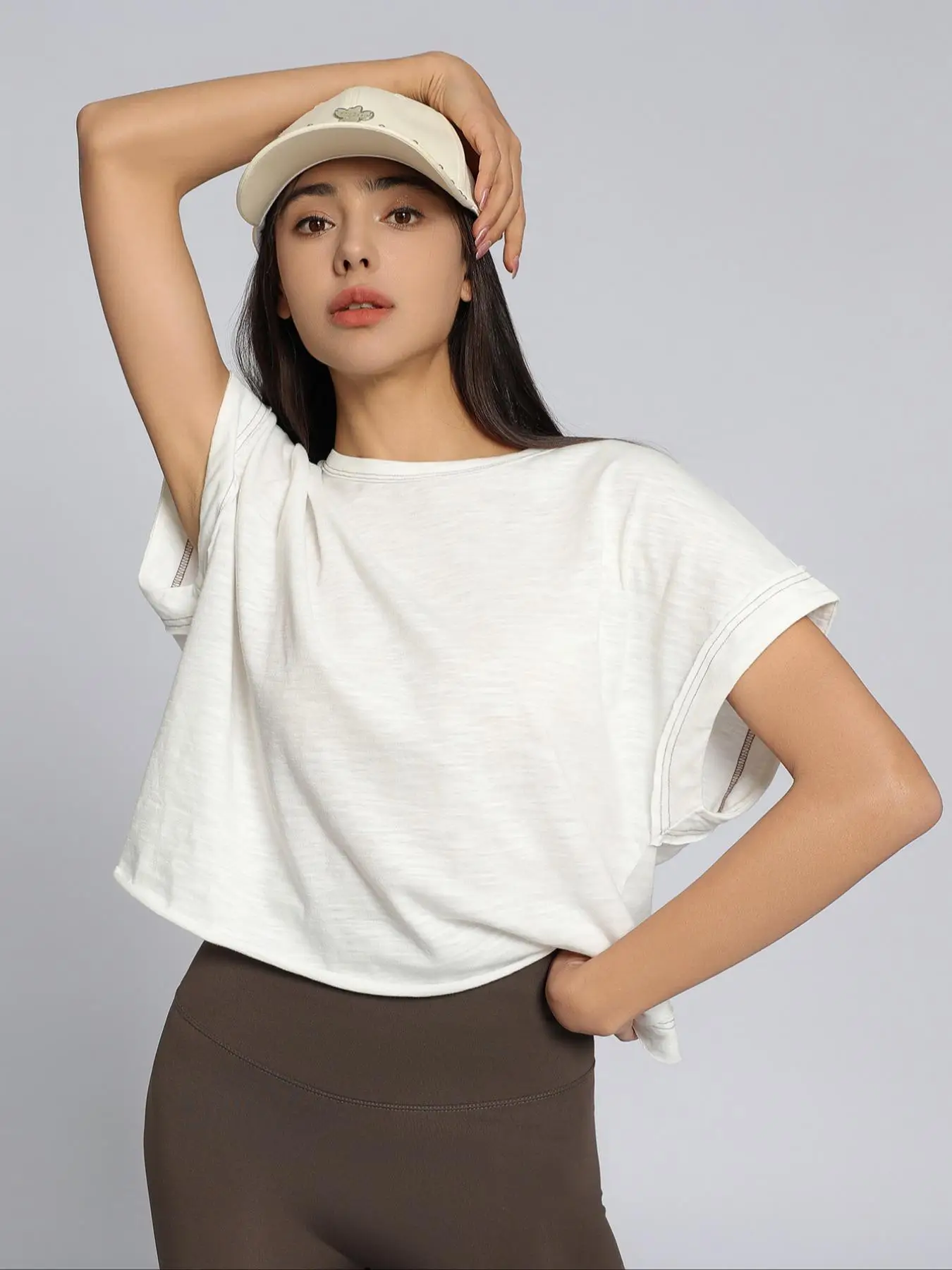 Women's Plain Cut Out Asymmetrical Hem Batwing Sleeve Tee, Casual Short Sleeve Round Neck T-shirt for Summer, Ladies Clothes for Daily Wear