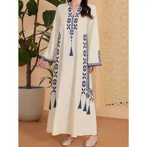 Plus Size, Middle Eastern Traditional Plus-size Printed Abaya Robe, Elegant and Slim-fitting for Daily Outings, Dates, Commuting, Gatherings, and Traditional Muslim Women's Attire