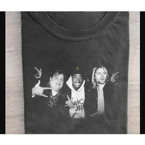 Vintage 90s streetwear hip hop T-shirt, Chris Farley 2pac and Kurt Cobain partying Unisex Men's T-shirt, Hip hop best seller 2pac Sweatshirt, Hoodie