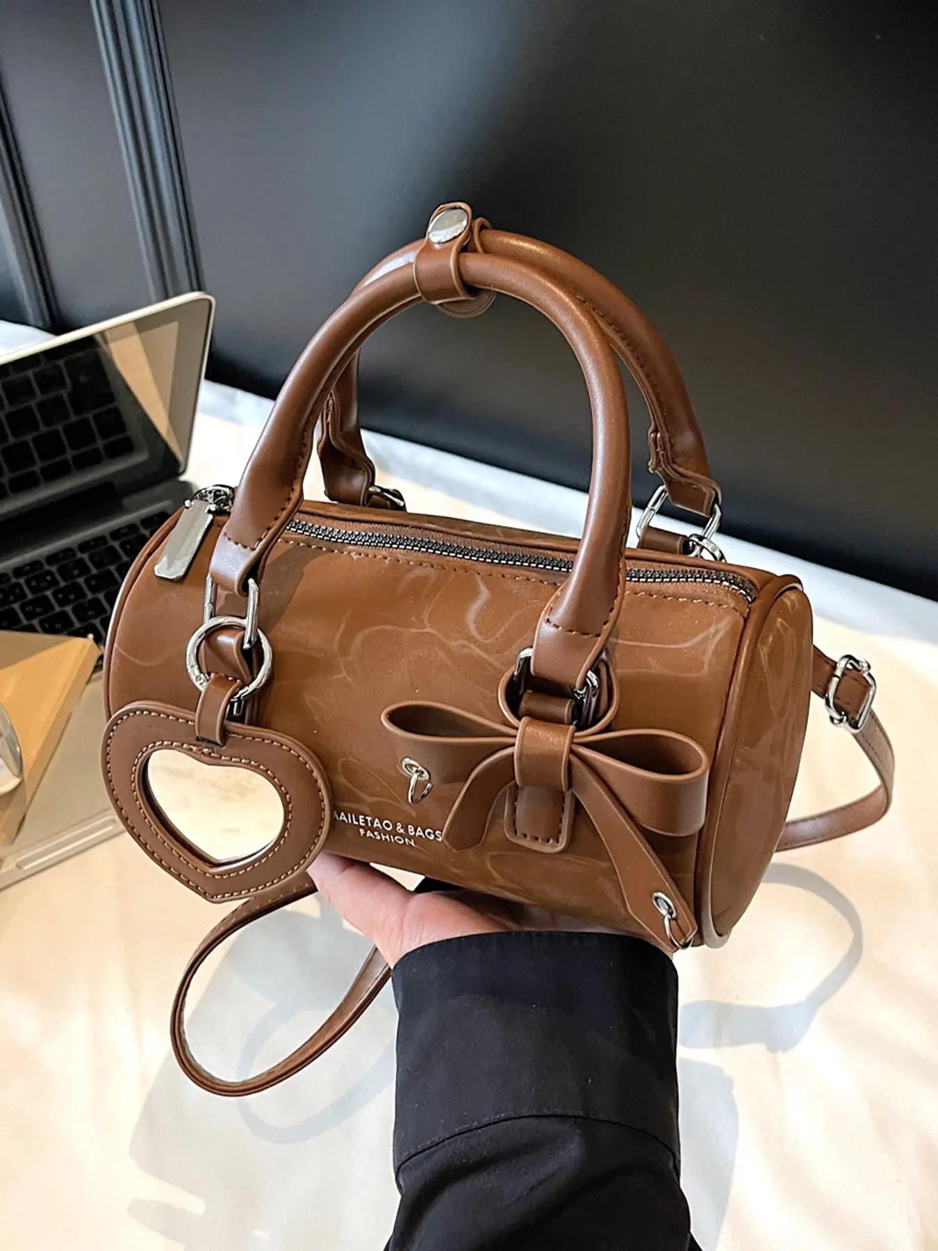 Sweet retro simple handbag, heart-shaped pendant bow, small, stylish    cute square bag, versatile Aesthetic handbag cross body bags, niche design fashion casual handbag, suitable for daily travel, shopping, etc., Fashionable handbag, Pu Leather Handbag
