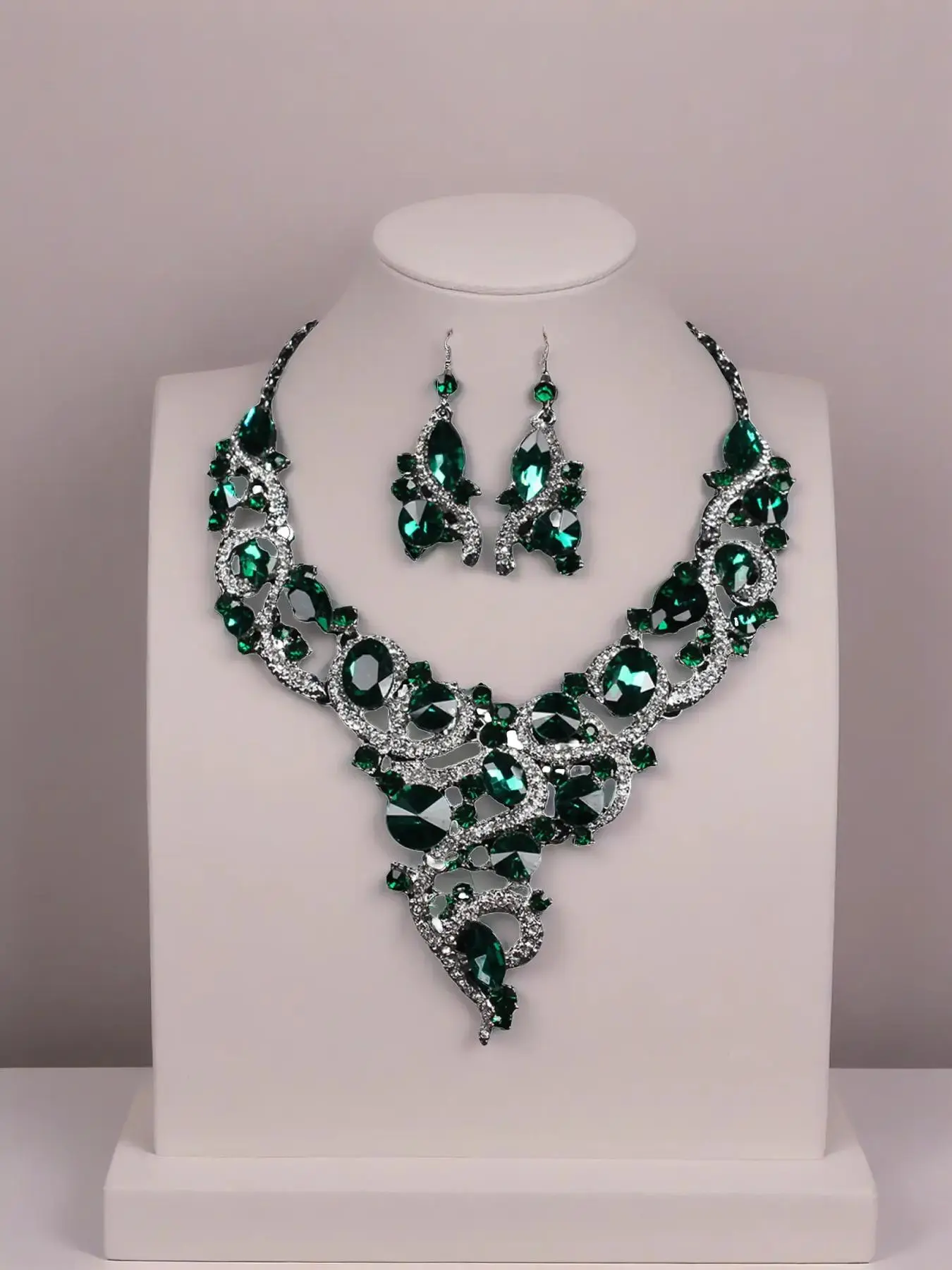 Luxury Crystal Necklace Earring Set Green Palace Baroque Bohemian Style Decorative Necklace Ethnic Style
