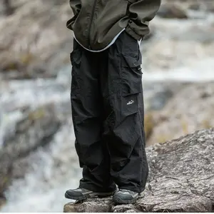 Men’s multi-pocket cargo pants — a versatile streetwear essential