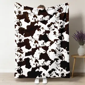  ﻿ 1pc Cow Print Flannel Blanket, Soft Warm Brown White Cowhide Blanket, Cozy Plush Throw Blanket, Cow Pattern Design Blanket, Ideal for Sofa Couch, Home Decor, Birthday Gift