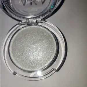 Diamond Highlighter #3 "Lit" Dewy - Smooth and Shimmery Texture for Blinding Highlight