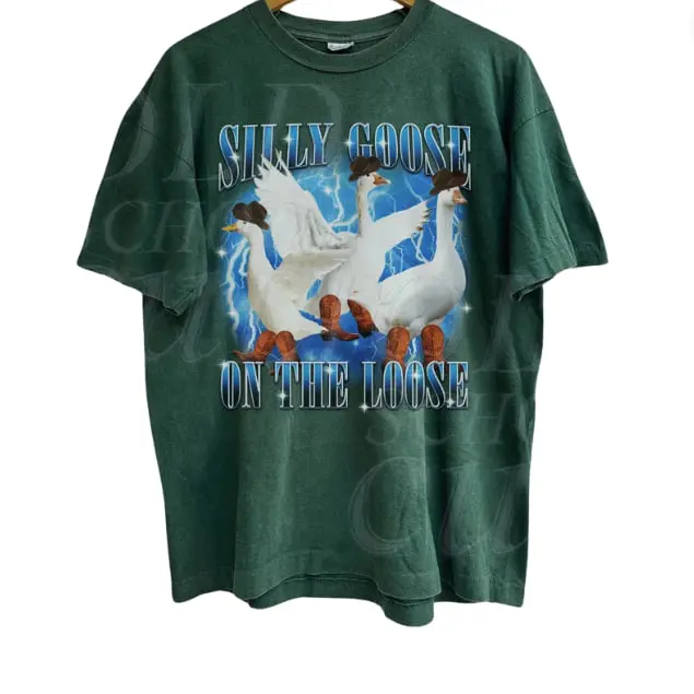 Men's Fitted Crew Neck Short-Sleeve T-Shirt - Vintage 90s Cartoon Silly Goose On The Loose Graphic, Cute Bootleg Meme Yapping Goose Top, Machine Washable All-Season Menswear Gift
