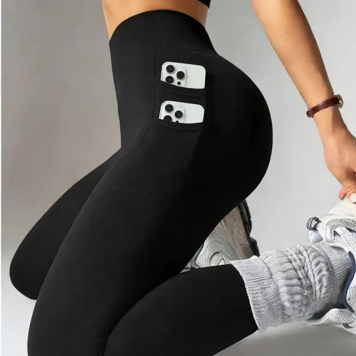 High-Waisted Capri Leggings for Women with Pockets, Naked-Feel Activewear for All-Day Performance Yoga & Gym Training, Plus Size, Normal Type, Sporty Chic, Activewear Fashion, All-Day Performance Women's Sports Leggings, Athletic Fitted Women's Sports Leg