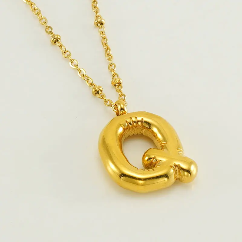 Golden Q (with chain)