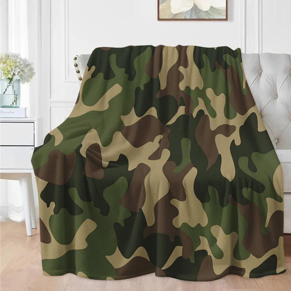 Classic Camouflage Throw Blanket - Military Green Camo Print Flannel Blanket, Cozy Soft Blanket for Hunting Outdoor Lovers