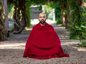 Meditation Shawl or Meditation Blanket, Wool Shawl/Wrap, Oversize Scarf/Stole, Ethically Sourced, Fair Trade. Unisex (Simplicity) Maroon