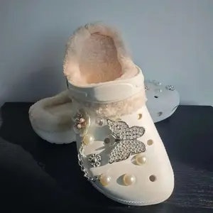 Trending Fleece-Lined Clogs Rhinestone Butterfly Pearl Warm Winter Slippers Non-Slip Indoor Outdoor Women Shoes Luxurious Plush Home Footwear Soft Elegant Girl Classic fur slides slides for women