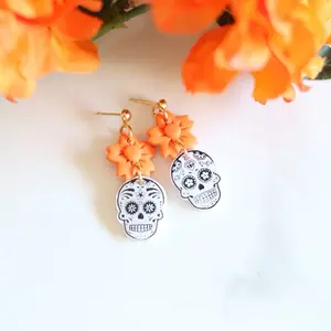 Sugar Skull Earrings - Elegant Design with Floral Accents, Ideal for Any Occasion