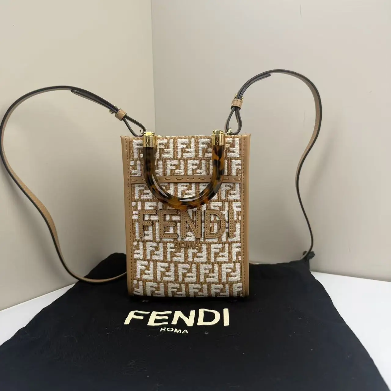 Pre-owned FENDI Canvas Shoulder Bags Sunshine Mini Beige CPU0620
