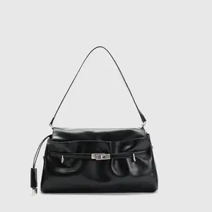 URBAN REVIVO 2026 Spring Minimalist Artificial Leather Women's Crossbody Shoulder Bag - Clasp Buckle Shoulder Straps, Chain Detail, Model UAYB60019,summervibes