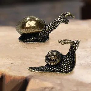 Elegant Small Brass Snail Figurine Vintage Statue Decor Durable Animal Ornament for Desktop Sculpture Home Gift