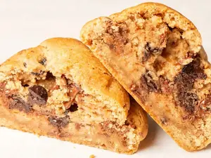 Sweet Thang Chocolate Lover's 6-Cookie Multipack 6 oz Each (2X) Classic Chocolate Chip, Chocolate & Peanut Butter, Brownie Buzz, Campfire S'mores, Oatmeal Chocolate Chip Variety Pack Snack Biscuit