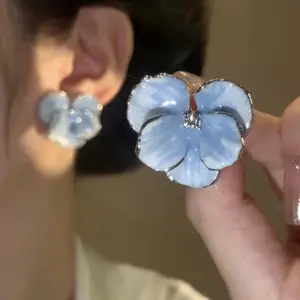 Elegant Blue Flower Pendant Women's Earrings - Perfect for casual wear and gifts, elegant and generous