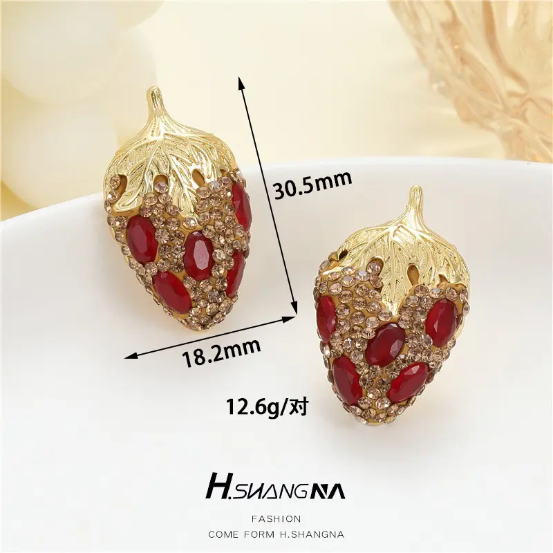 K 0872 Strawberry Ear Nails