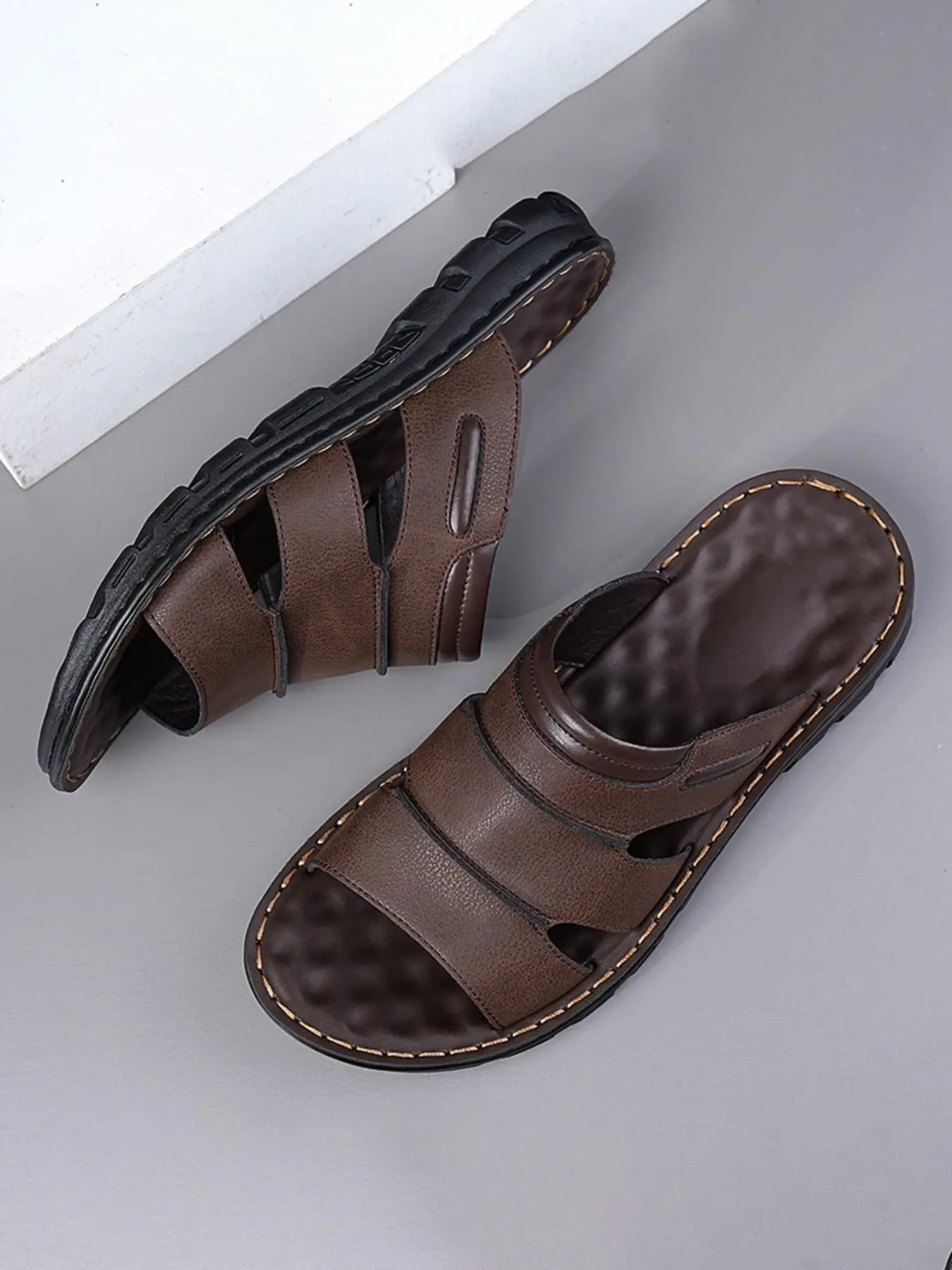 Men's PU Leather Round Toe Sandals, Anti-Slip Thick Sole Casual Shoes, Soft Bottom Sandals, Slides Men, Soft Cushioned Durable Summer Beach Footwear Slippers, All Seasons Comfortable Footwear