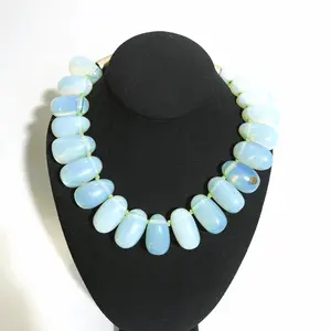 CAROLINA LIGUORI Opalite Necklace 0369055 - Color-Shifting Multicolored Beads Handcrafted for Ethereal Elegance 17 IN Natural Stone Necklace