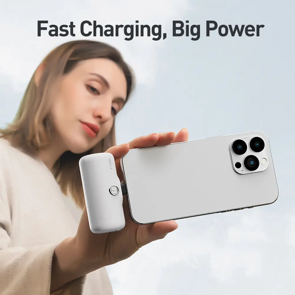 iWALK Pro Pocket Charger 4800 mah mobile power portable compact mini fast charger display