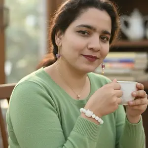 Angelique Artistry USA Cat Lover Natural Stone Bead Bracelet Eco-Friendly Handmade Cat-Shaped Centerpiece for Cat Enthusiasts Natural Stones Amethyst White Jade Gold Obsidian Black Obsidian Strawberry Quartz Red Stone Rose Quartz