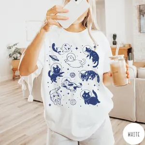 Cats In Space T-Shirt, Astronaut Cat Shirt, Funny Cat Shirt, Space Cats T-Shirt, Retro Vintage Cat Shirt, Cat Lover Gift, Funny Cat Mom Tee