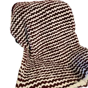 Chunky Knitted Finger-Knit Blanket for Cozy Blankets