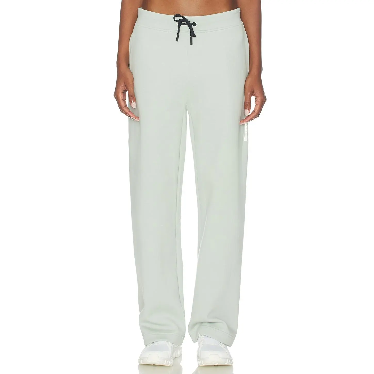 On Focus Tech Sweatpant in Mineral
