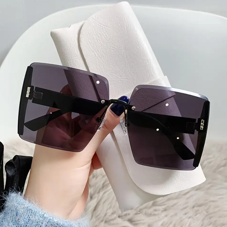 2026 New Women’s Polarized Sports Sunglasses - European-American Retro Resin Frames, Durable, UV Protect for Summer Sports, Outdoor Activities, Retro Frame