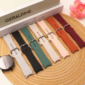 1PCS Soft Seamless Creative Engraved Silicone Smart Band, Watch Strap Compatible With Samsung Galaxy Watch 7/6/5/4/Fe, Featuring a Creative Daisy Engraving