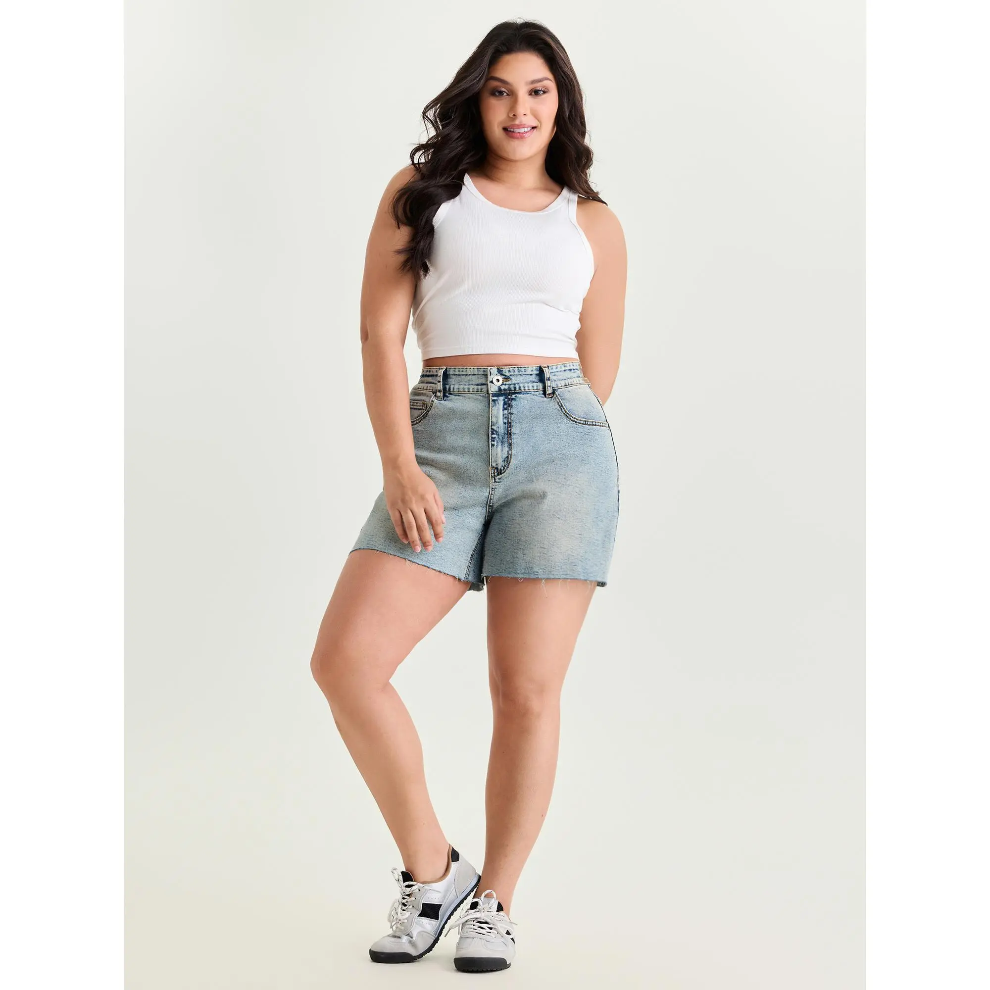 BloomChic Women's Plus Size Denim Shorts - Light Wash Straight-Leg, Stretchy Cotton-Spandex-Elastane Blend Stretch Fabric, Slanted Pockets Curvy Clothing, Cold Wash Summer Bottoms, Garment, Basic, Fit, Solid Denim, Above Knee, Casual, Machine Wash