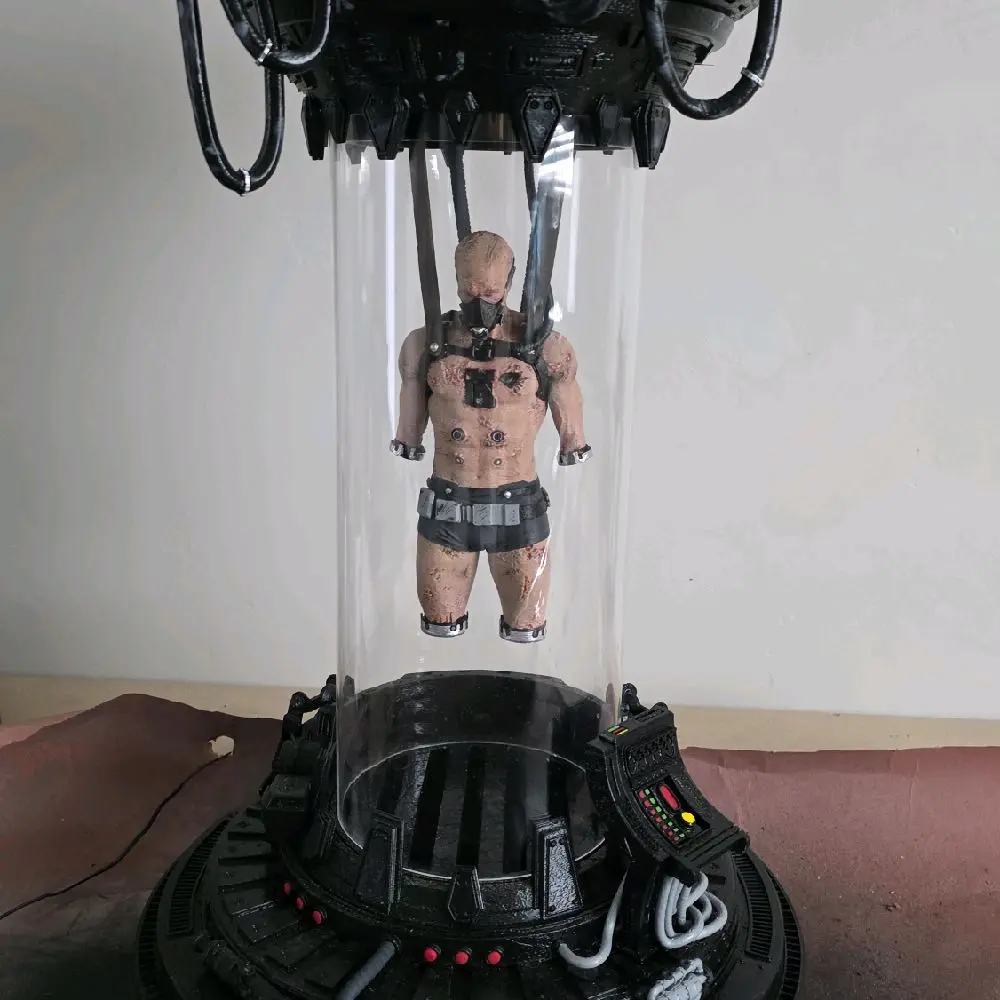 Anikin/Vader in bacta tank Anikin/Vader in bacta tank