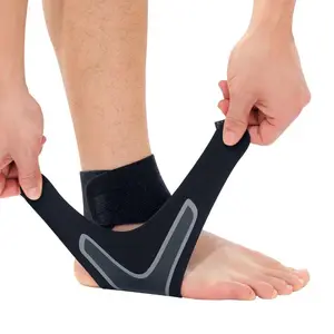 Motion ankle support to prevent sprains, circular-shaped, with pressure-reducing ankle brace with double-sided Velcro, for jump rope and basketball use.