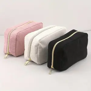 Simple, portable, large-capacity makeup bag