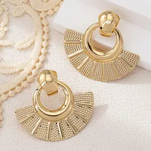 2pcs/Set -Border Fashion Golden Silvery Fan-Shaped Stud Earrings