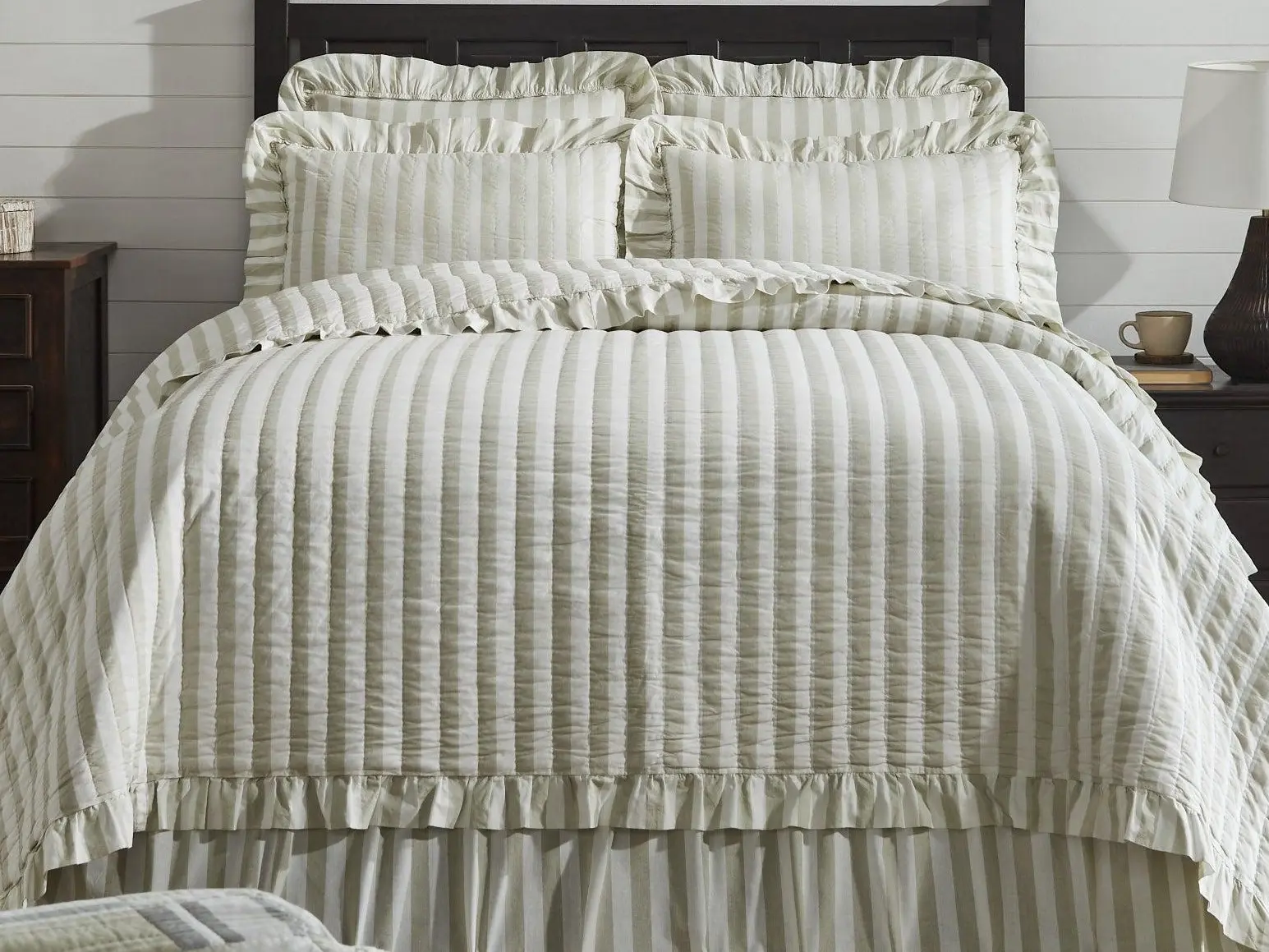Finders Keepers Ruffled Grey Stripe 5pc Quilt Bundle - King