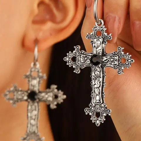 1 Pair Vintage Cross Design Dangle Earrings, Rhinestone Decor Earrings, Punk Hip Hop Jewelry for Women Girl Daily Use, Studded Cross Earrings, Earrings Dangling