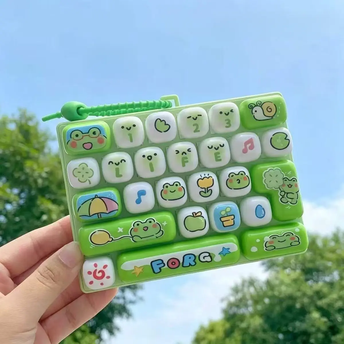 Mini Keyboard Fidget Keychain, 26 Keys Transparent Dual Color Stress Relief Toy, Portable Anxiety Sensory Fidget Toy, Perfect Birthday Gift For Kids & Teens